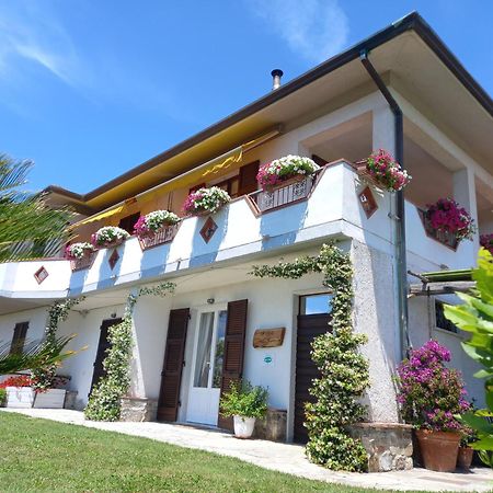 Il Colle Della Brina Otel Sarzana Dış mekan fotoğraf