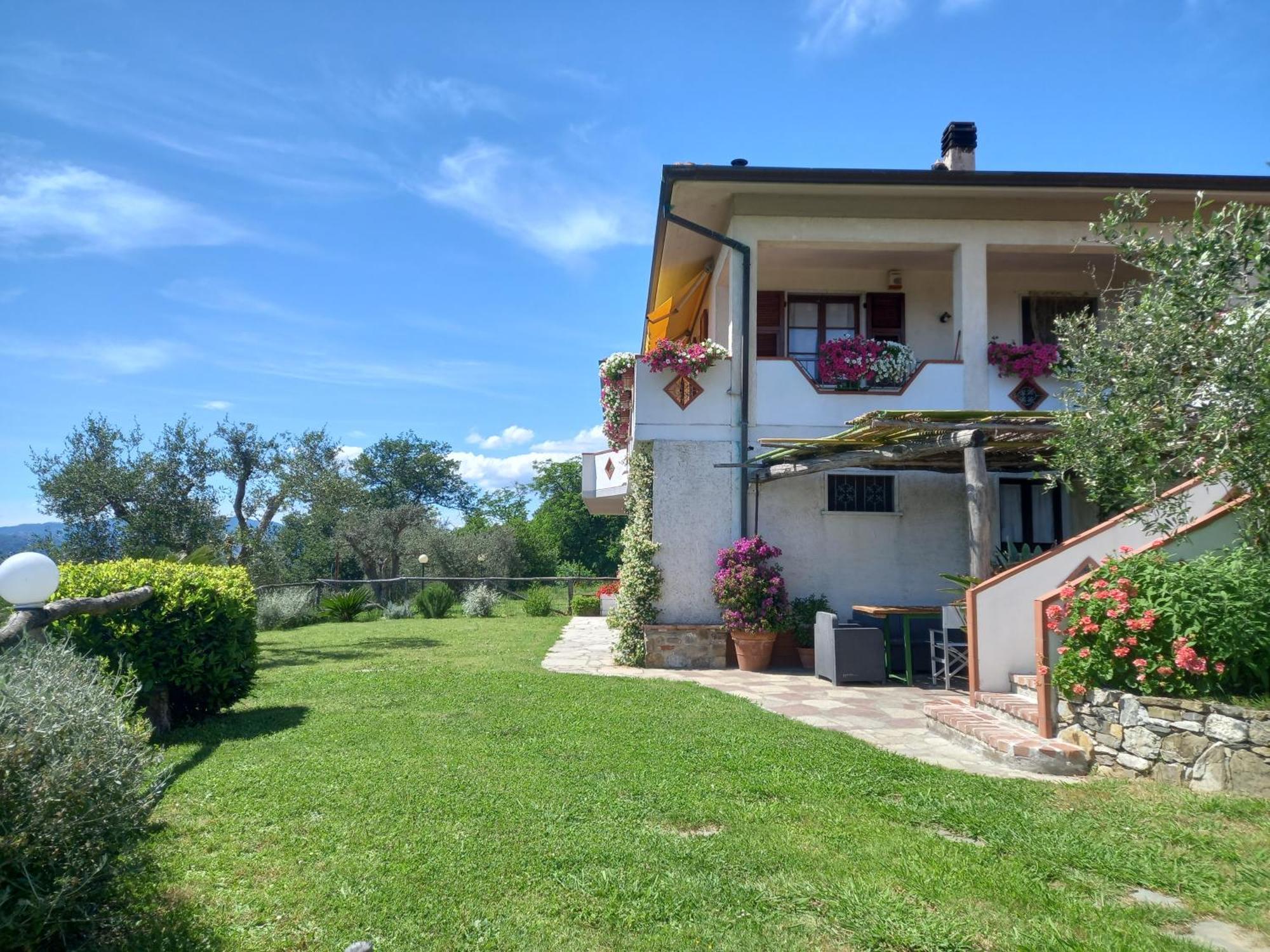 Il Colle Della Brina Otel Sarzana Dış mekan fotoğraf
