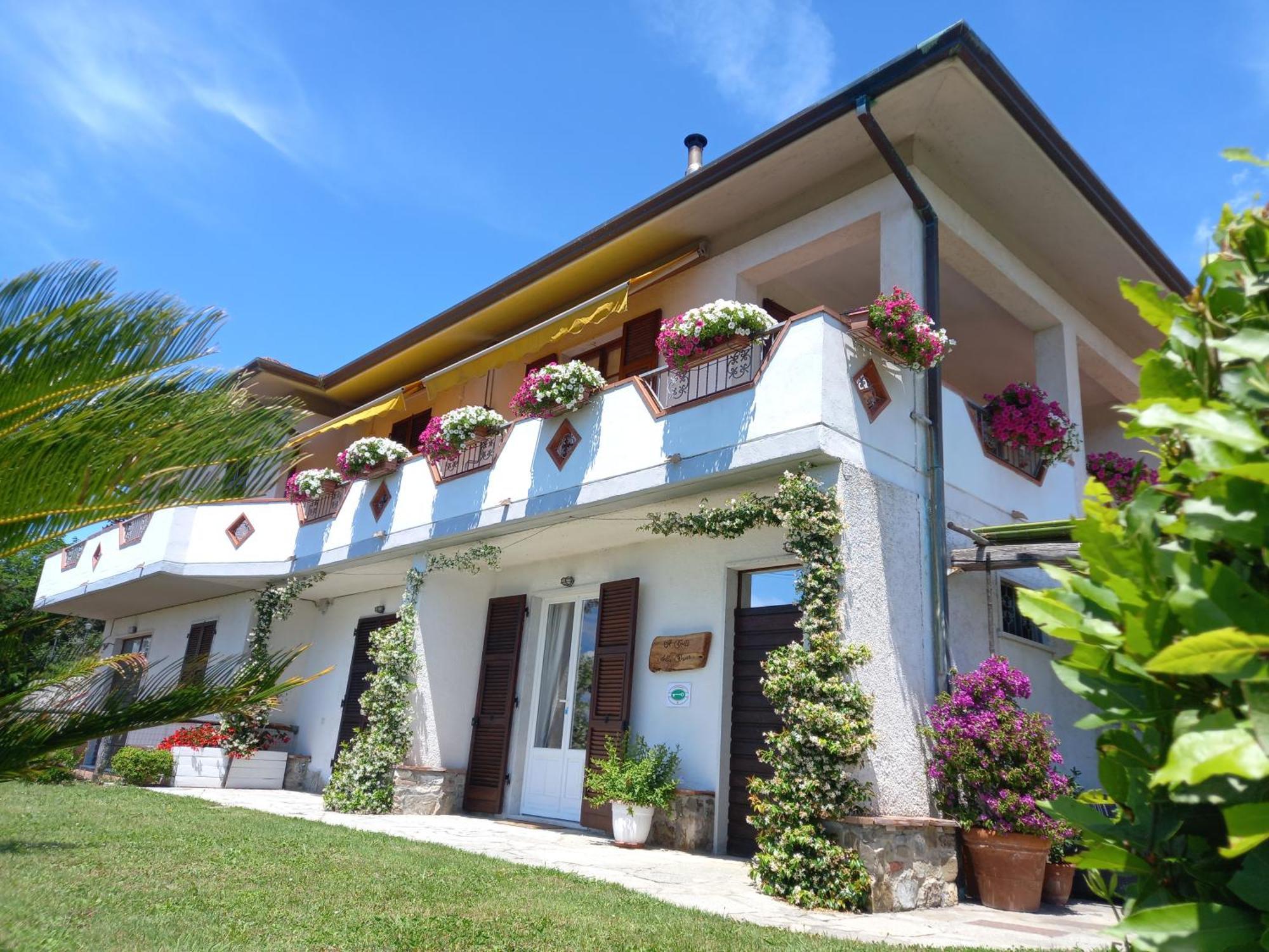 Il Colle Della Brina Otel Sarzana Dış mekan fotoğraf