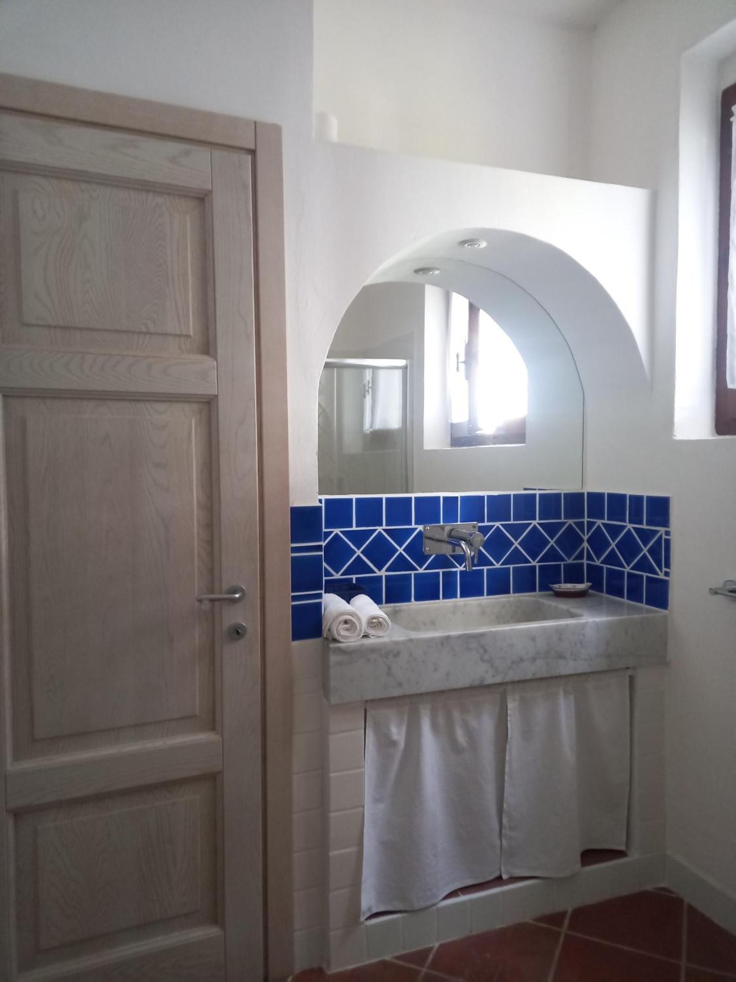 Il Colle Della Brina Otel Sarzana Oda fotoğraf